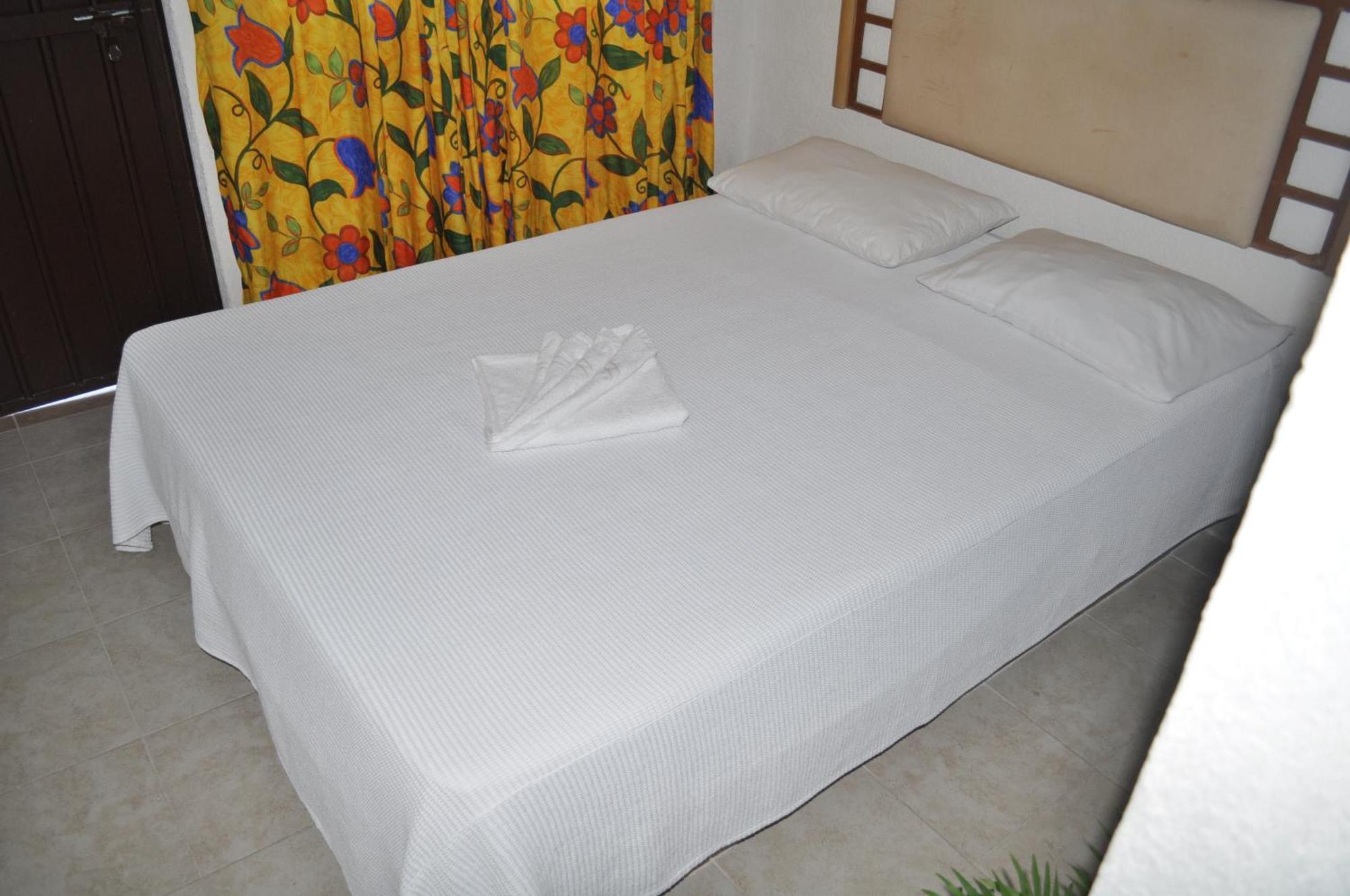 Hotel Акапулко Стая снимка